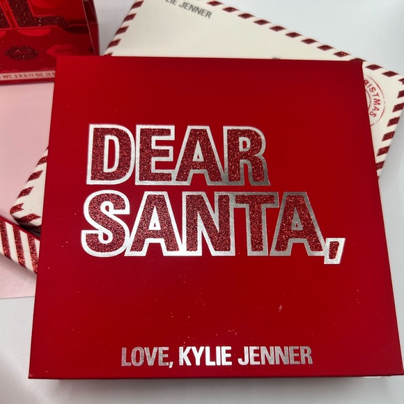 NEW KYLIE NAUGHTY Santa Claus 14 piece SET 5 Mini Lip 3 Gloss Eye pallet RED - Picture 7 of 13